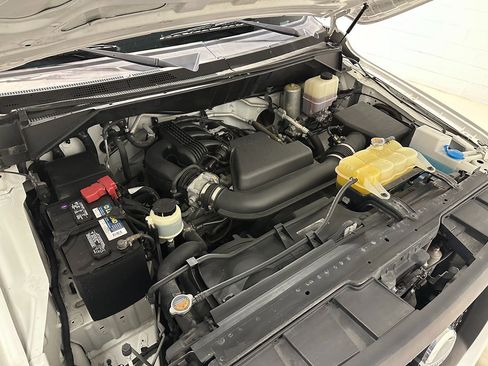 Used 2018 Nissan NV 2500 SV w/ Rear Door Glass Package image 3