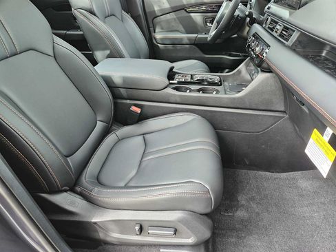 Used 2026 Honda Pilot TrailSport image 14