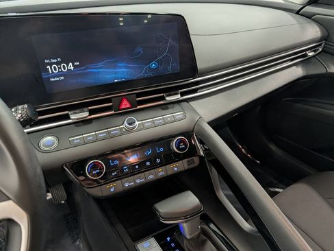 Certified 2023 Hyundai Elantra SEL w/ Convenience Package FWD image 13