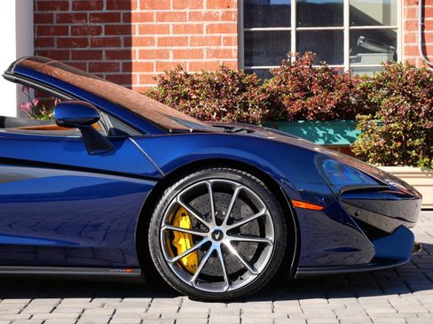 Used 2019 McLaren 570S Spider image 7