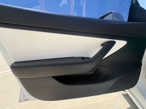 Used 2021 Tesla Model 3 Standard Range Plus RWD image 21