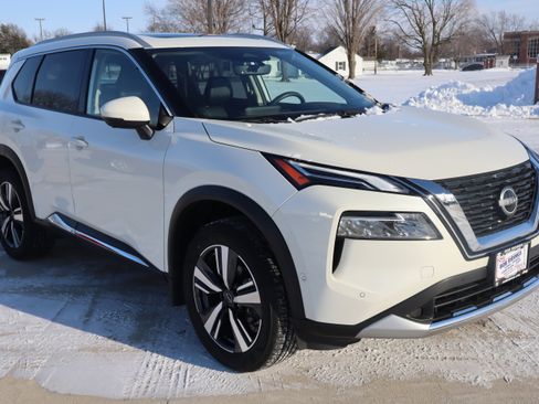 Used 2023 Nissan Rogue Platinum w/ Platinum Premium Package image 4