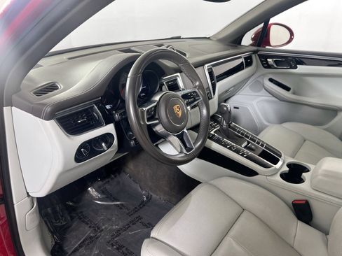 Used 2018 Porsche Macan S image 9