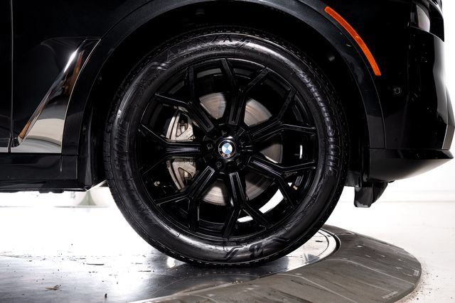 Used 2024 BMW X7 xDrive40i w/ Premium Package AWD/4WD image 17