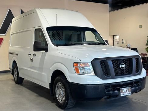 Used 2015 Nissan NV 2500 SV w/ Technology Package RWD image 2