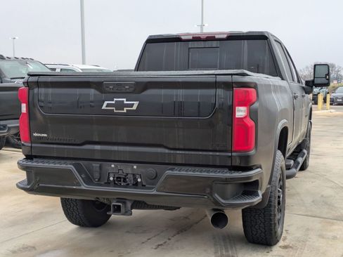 Used 2024 Chevrolet Silverado 2500 LTZ w/ LTZ Plus Package image 3