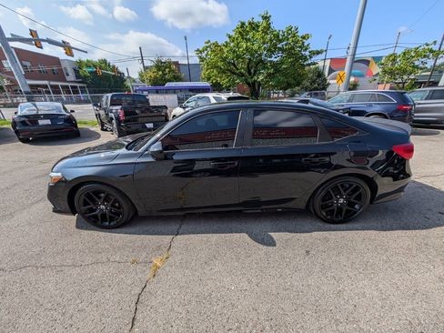 Used 2022 Honda Civic Sport image 9