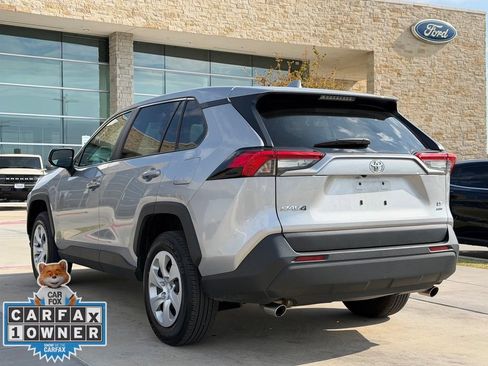 Used 2025 Toyota RAV4 LE AWD/4WD image 9