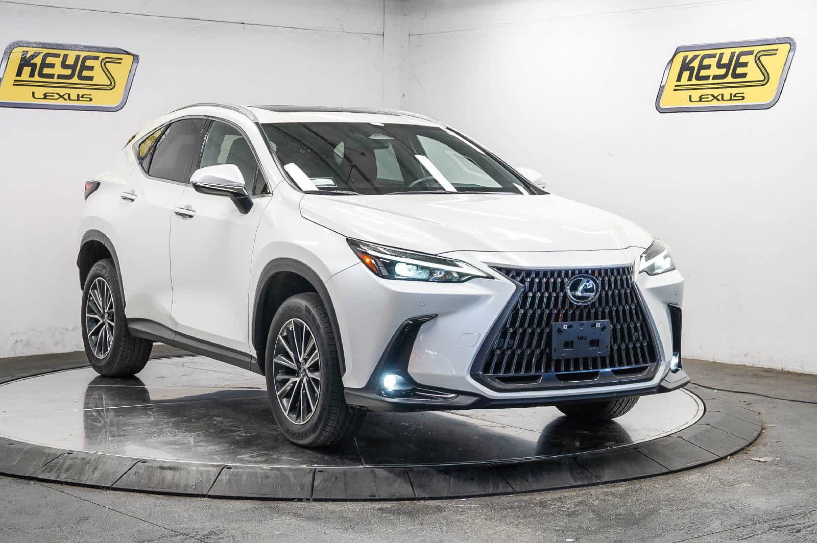 Used 2024 Lexus NX 350h AWD image 5