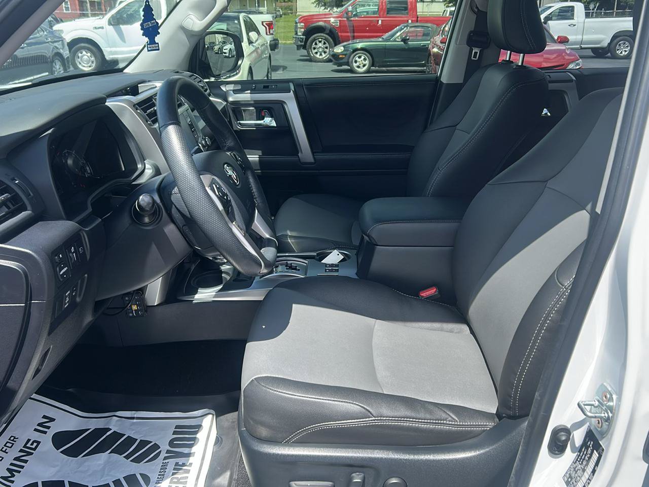 Used 2024 Toyota 4Runner SR5 Premium w/ Moonroof Package AWD/4WD image 10