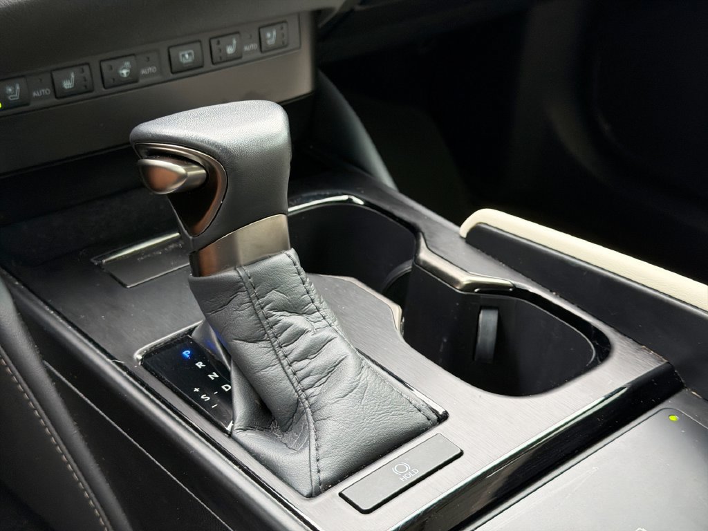 Used 2024 Lexus ES 350 Ultra Luxury w/ Accessory Package (Z2) FWD image 20