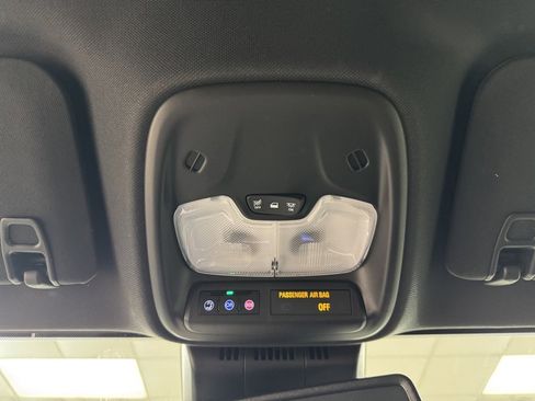 Used 2024 GMC Canyon Denali image 43