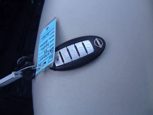 Used 2025 Nissan Altima 2.5 SV FWD image 29