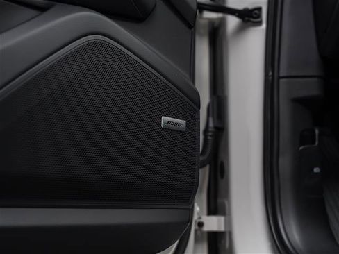 Used 2023 Porsche Cayenne Platinum Edition image 26