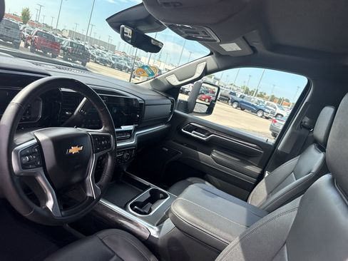 Used 2025 Chevrolet Silverado 2500 LTZ w/ Z71 Chrome Sport Edition AWD/4WD image 27