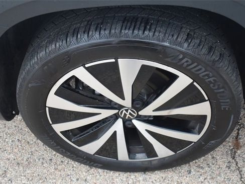 Used 2022 Volkswagen Taos SE image 13