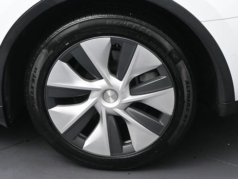 Used 2021 Tesla Model Y Long Range AWD/4WD image 35