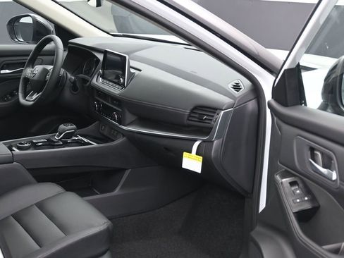 New 2026 Nissan Rogue SV image 6