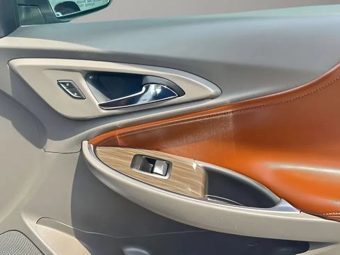 Used 2018 Chevrolet Malibu Premier w/ Premier Sun and Wheel Package image 36