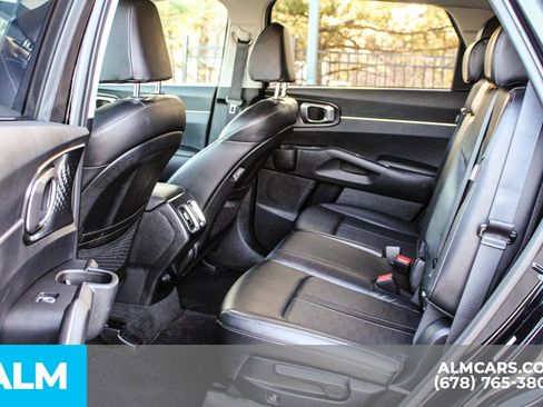 Used 2024 Kia Sorento S image 18