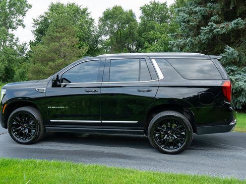 Used 2025 GMC Yukon Denali w/ Denali Reserve Package AWD/4WD image 2