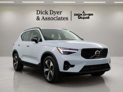 New 2026 Volvo XC40 B5 Plus w/ Protection Package Premier
