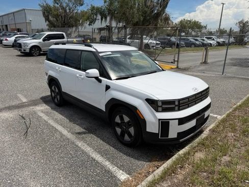 Used 2025 Hyundai Santa Fe SEL FWD image 2