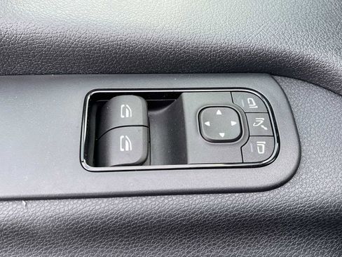 Used 2024 Mercedes-Benz Sprinter 2500 image 23