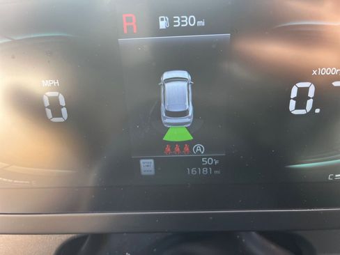 Used 2025 Kia Sportage LX image 34