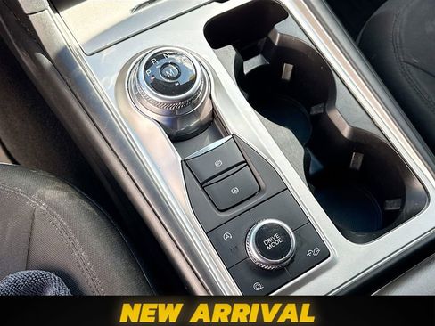 Used 2020 Ford Explorer XLT w/ Comfort Package image 16