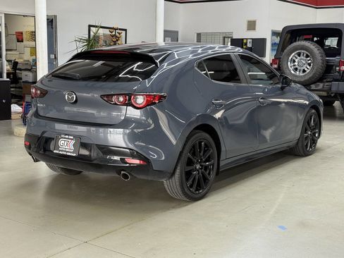 Used 2022 MAZDA MAZDA3 s FWD image 2