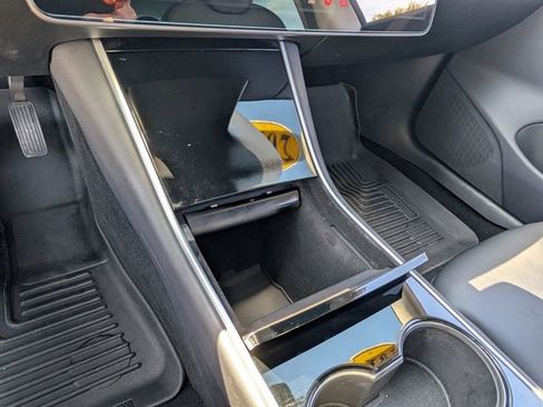 Used 2019 Tesla Model 3 Long Range image 25