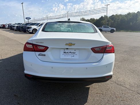 Used 2023 Chevrolet Malibu LS w/ Driver Confidence Package FWD image 4