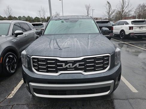 Used 2023 Kia Telluride S w/ S Sunroof Package image 2