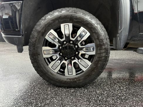 Used 2023 GMC Sierra 2500 Denali w/ Denali Ultimate Package image 23