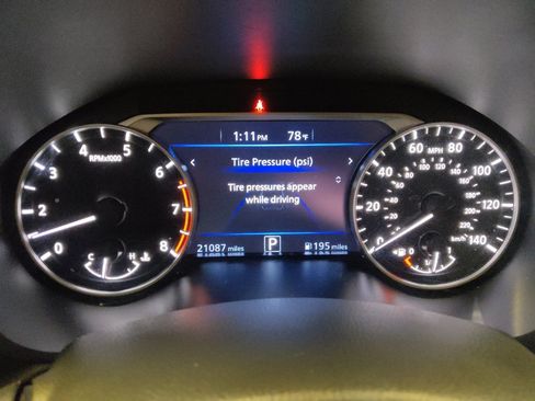 Used 2024 Nissan Altima 2.5 SV FWD image 23