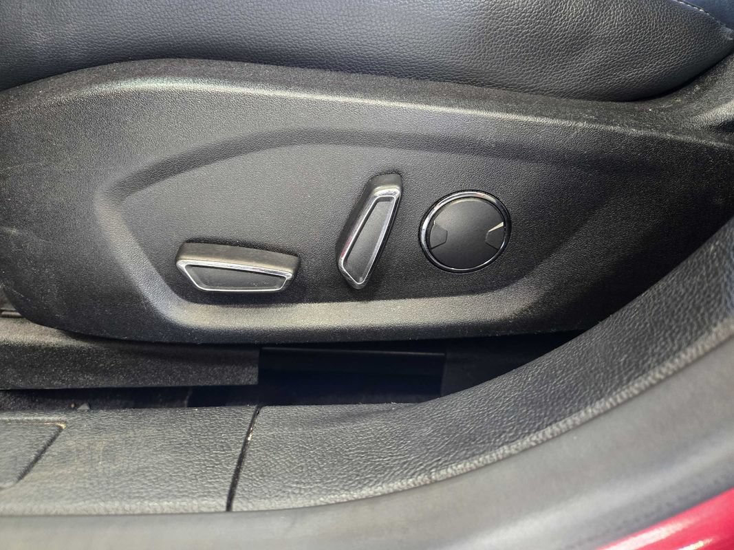 Used 2017 Ford Fusion SE w/ Fusion SE Technology Package FWD image 13