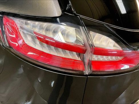 Used 2020 Ford Edge SEL image 23