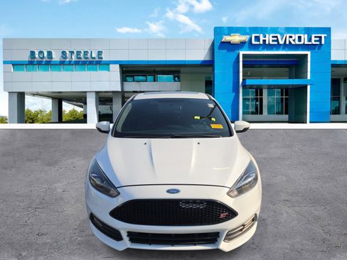Used 2018 Ford Focus ST w/ Equipment Group 402A FWD image 2