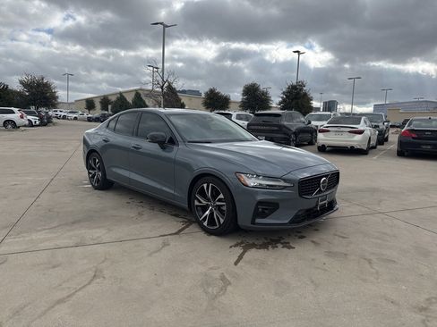 Used 2024 Volvo S60 B5 Plus image 3