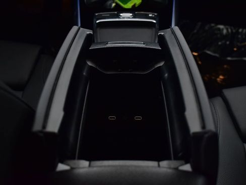 Certified 2025 Mercedes-Benz GLB 250 4MATIC image 23