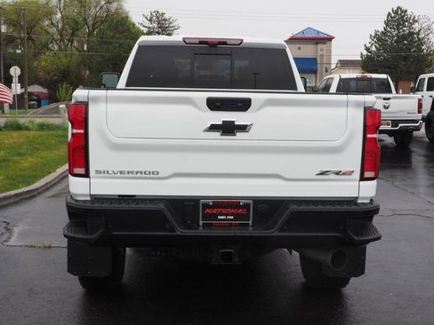 Used 2025 Chevrolet Silverado 2500 ZR2 w/ Technology Package AWD/4WD image 6