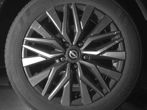 Used 2025 Nissan Altima 2.5 SV image 12