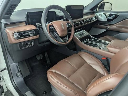 Used 2025 Lincoln Aviator Reserve w/ Equipment Group 201A image 11