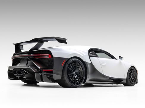 Used 2021 Bugatti Chiron Pur Sport image 88