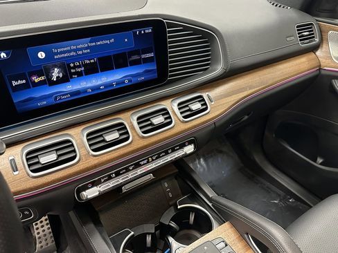 Certified 2025 Mercedes-Benz GLS 450 4MATIC image 31