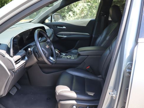 Used 2025 Cadillac XT4 Premium Luxury FWD image 14