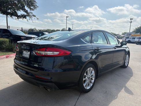 Used 2020 Ford Fusion SE FWD image 5