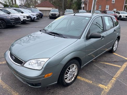 Used 2006 Ford Focus ZX5 Hatchback FWD image 1