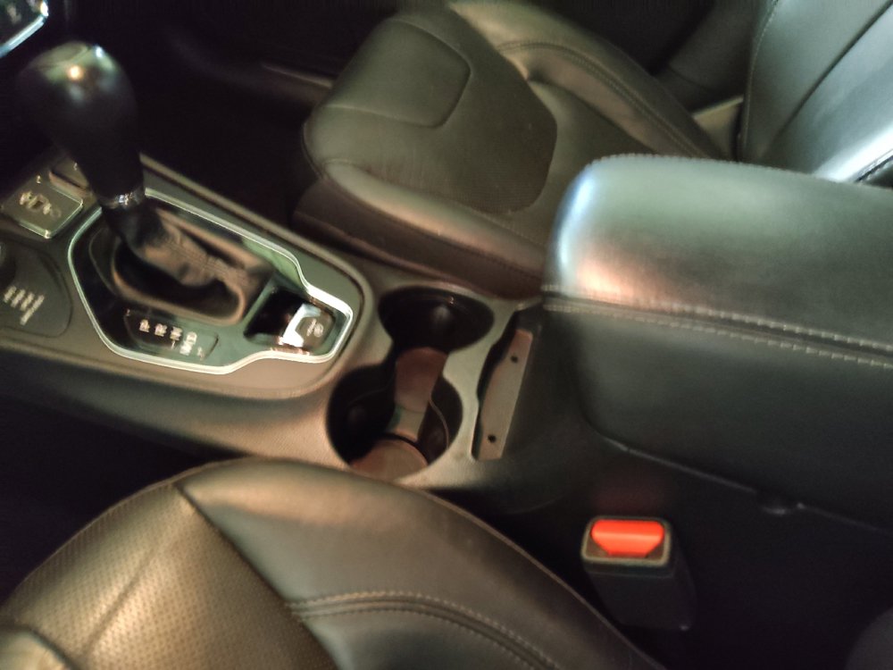 Used 2019 Jeep Cherokee Limited AWD/4WD image 26
